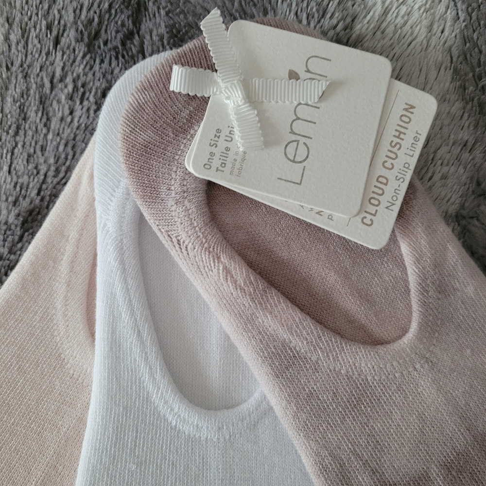 Lemon cloud cushion socks NWT - Picture 2 of 2